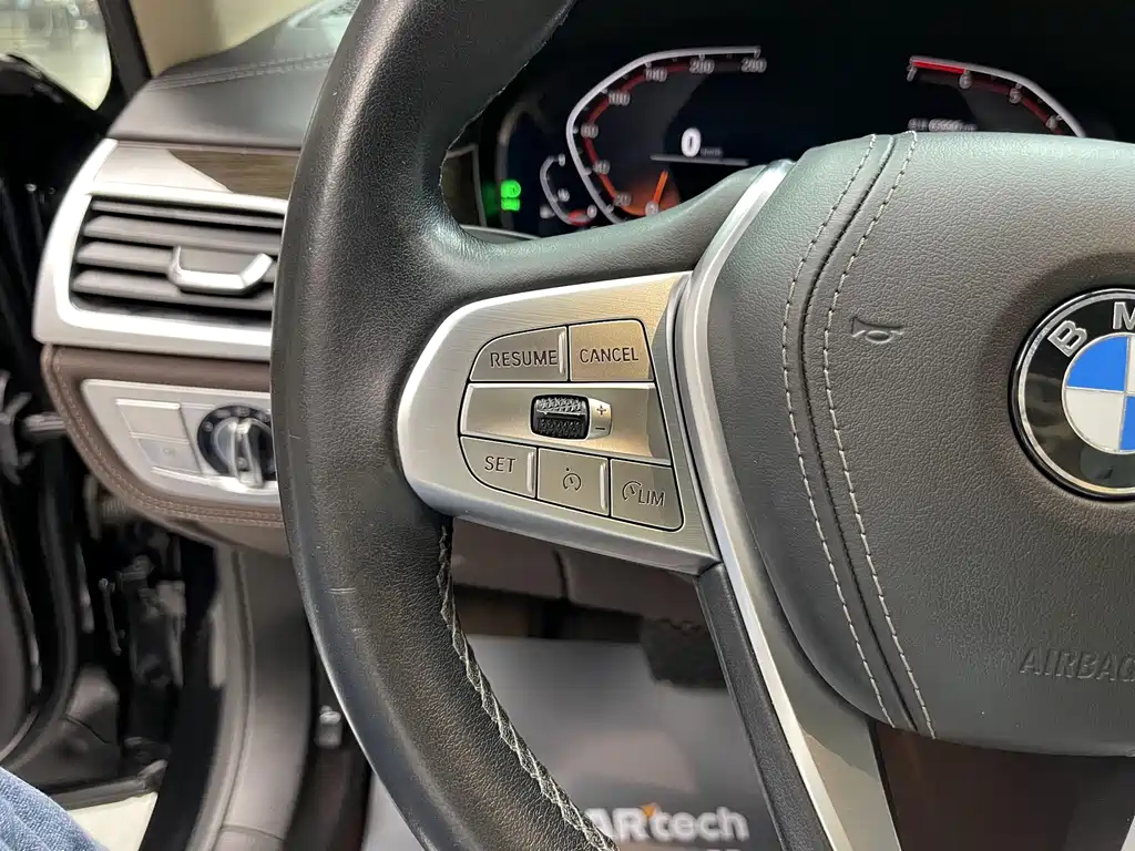 BMW 7 Series — миниатюра 29