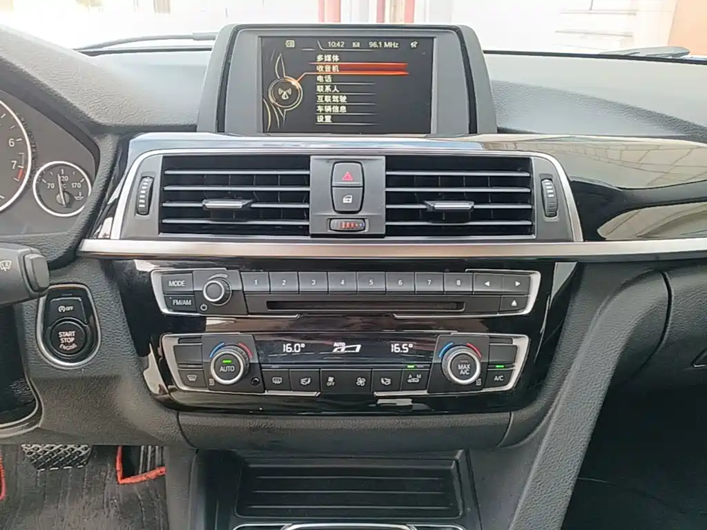 BMW 3 Series — миниатюра 13
