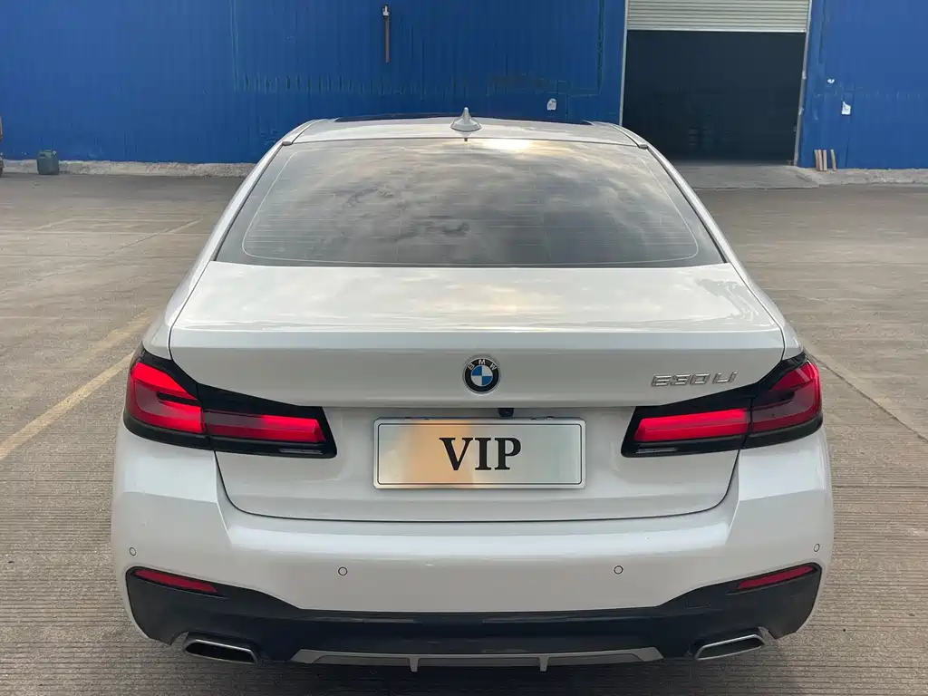 BMW 5 Series — миниатюра 4
