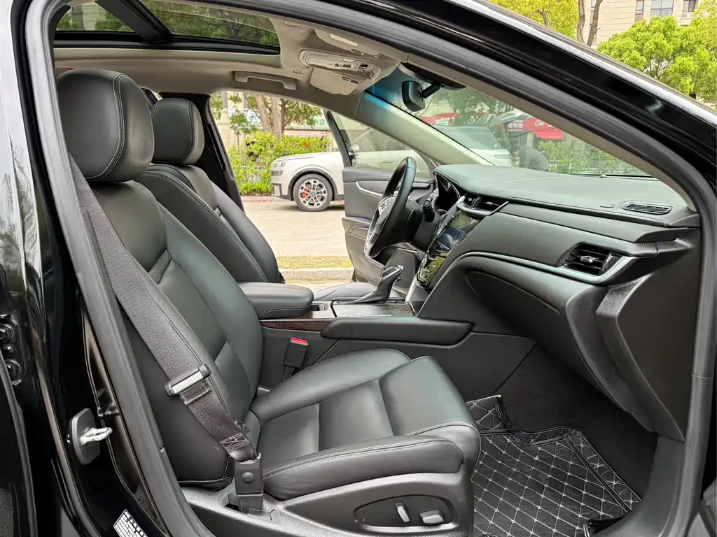 Cadillac XTS — миниатюра 8
