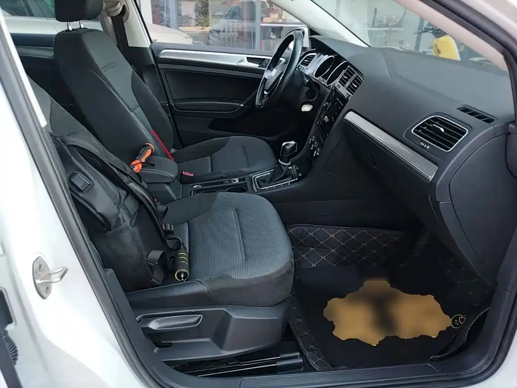 Volkswagen Golf — миниатюра 25