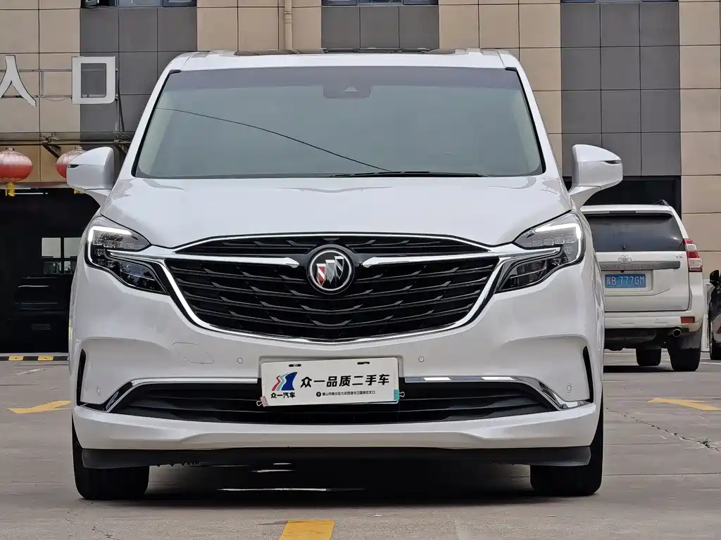 Buick GL8 — миниатюра 2
