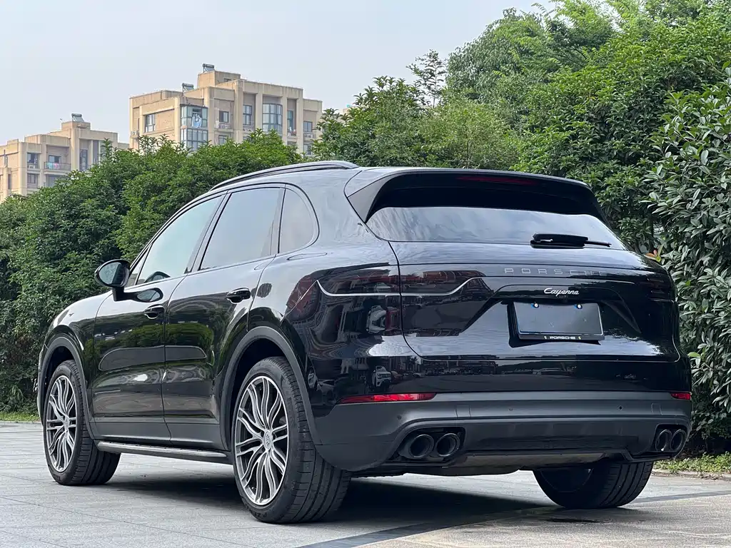 Porsche Cayenne — миниатюра 10