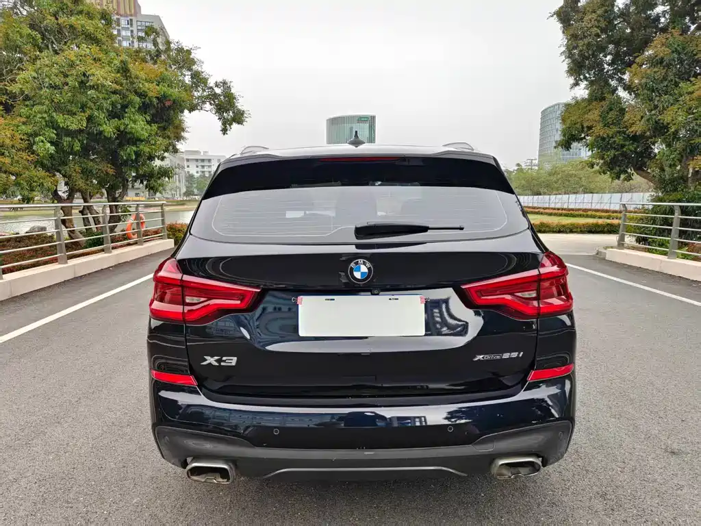 BMW X3 — миниатюра 9