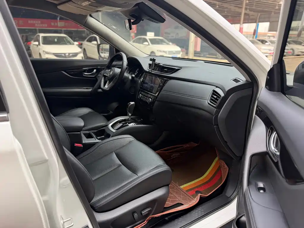 Nissan X-Trail — миниатюра 8