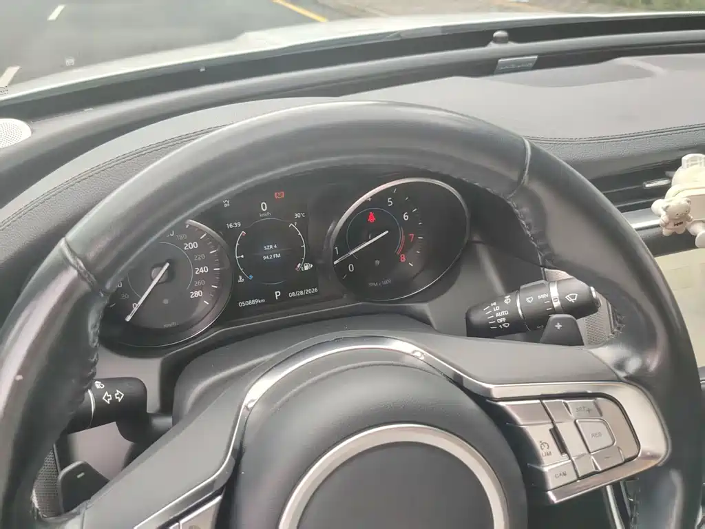 Jaguar XFL — миниатюра 13