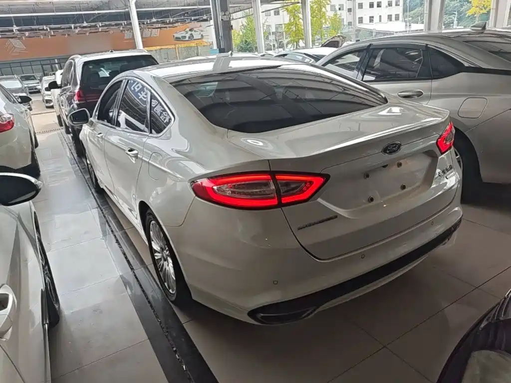 Ford Mondeo — миниатюра 5