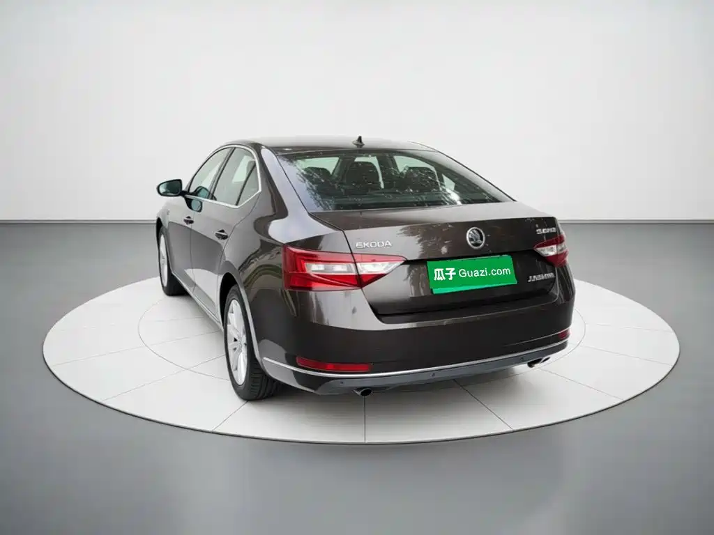 Skoda Superb — миниатюра 25
