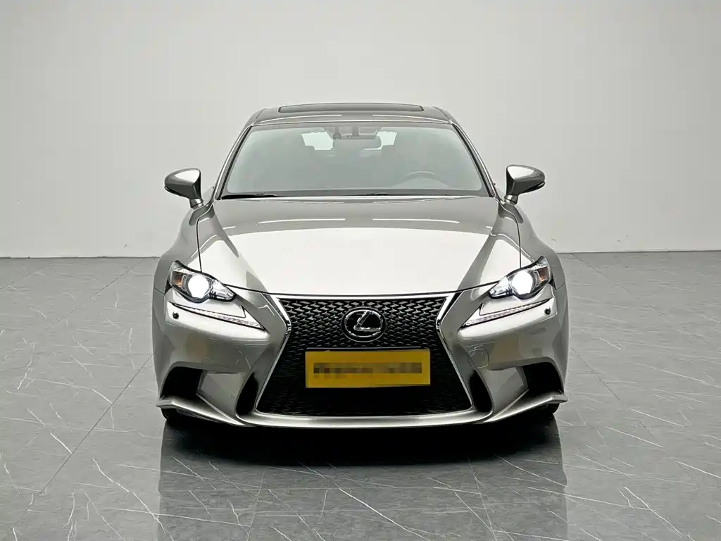 Lexus IS — миниатюра 2