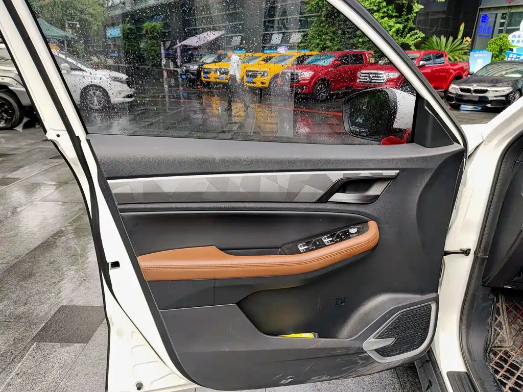 Geely Vision X6 — миниатюра 6