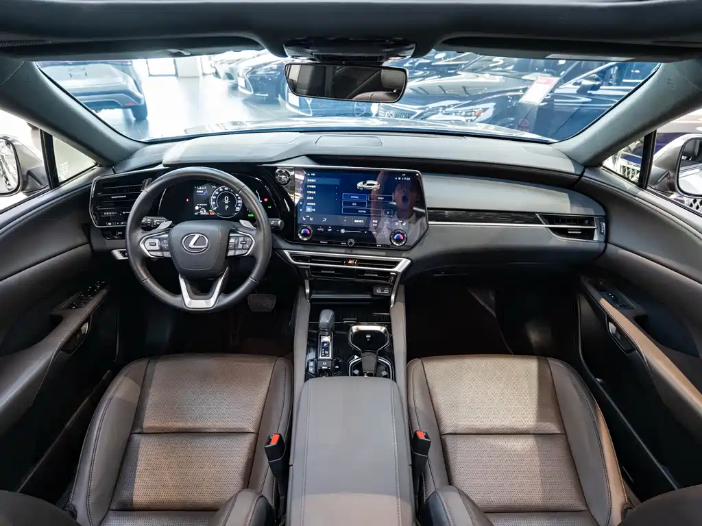 Lexus RX — миниатюра 13