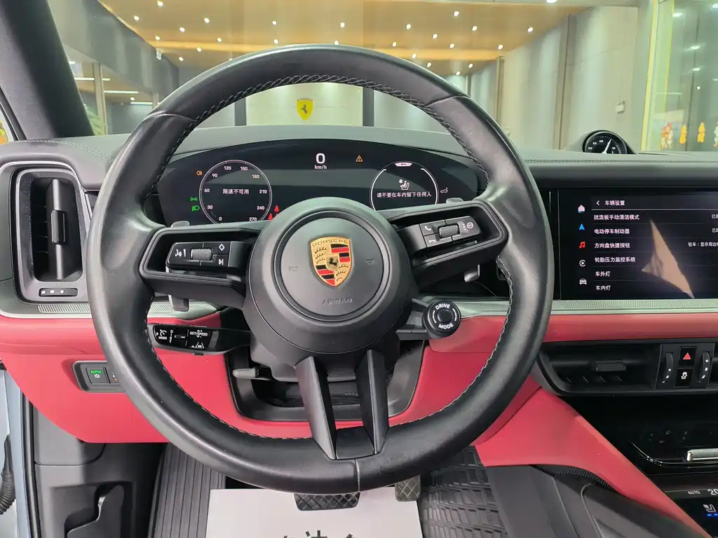 Porsche Cayenne — миниатюра 9
