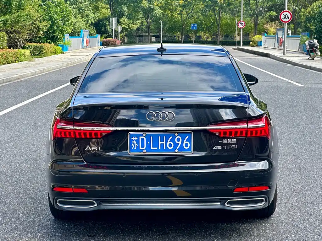 Audi A6L — миниатюра 6