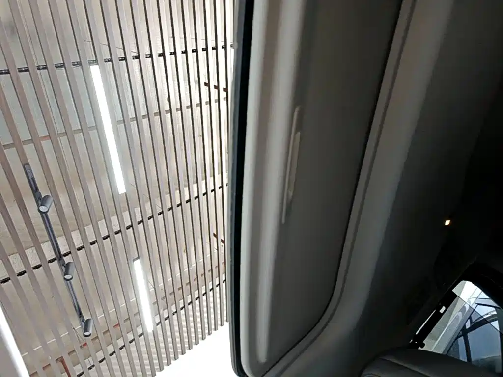Toyota Granvia — миниатюра 18