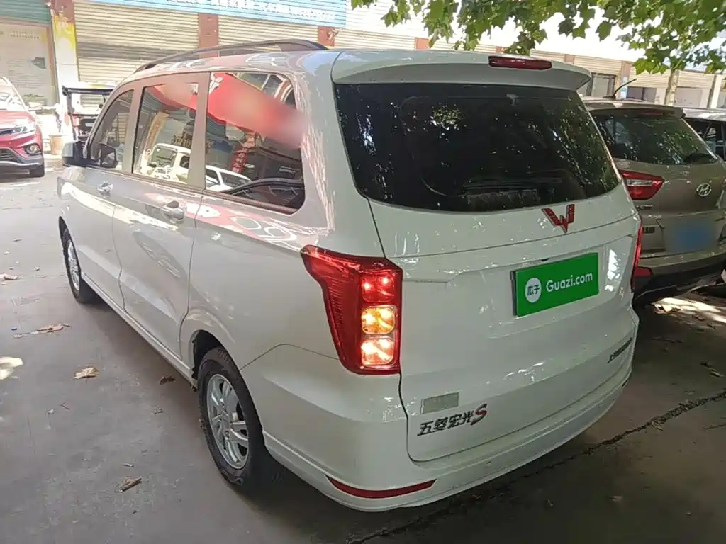 Wuling Hongguang — миниатюра 5
