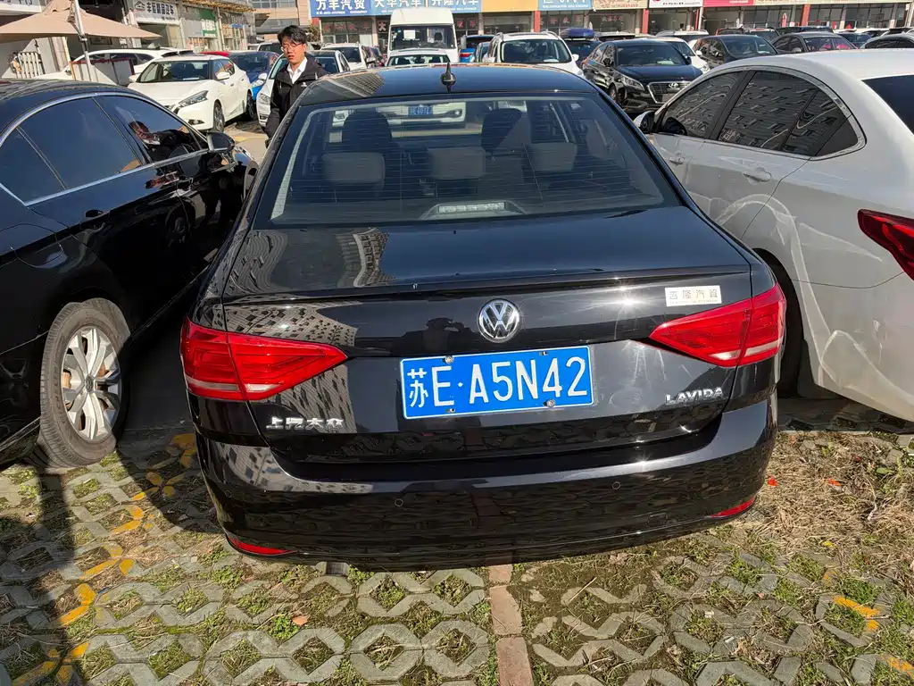 Volkswagen Lavida — миниатюра 6