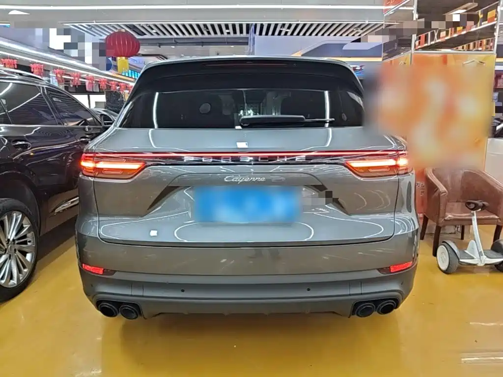 Porsche Cayenne — миниатюра 6