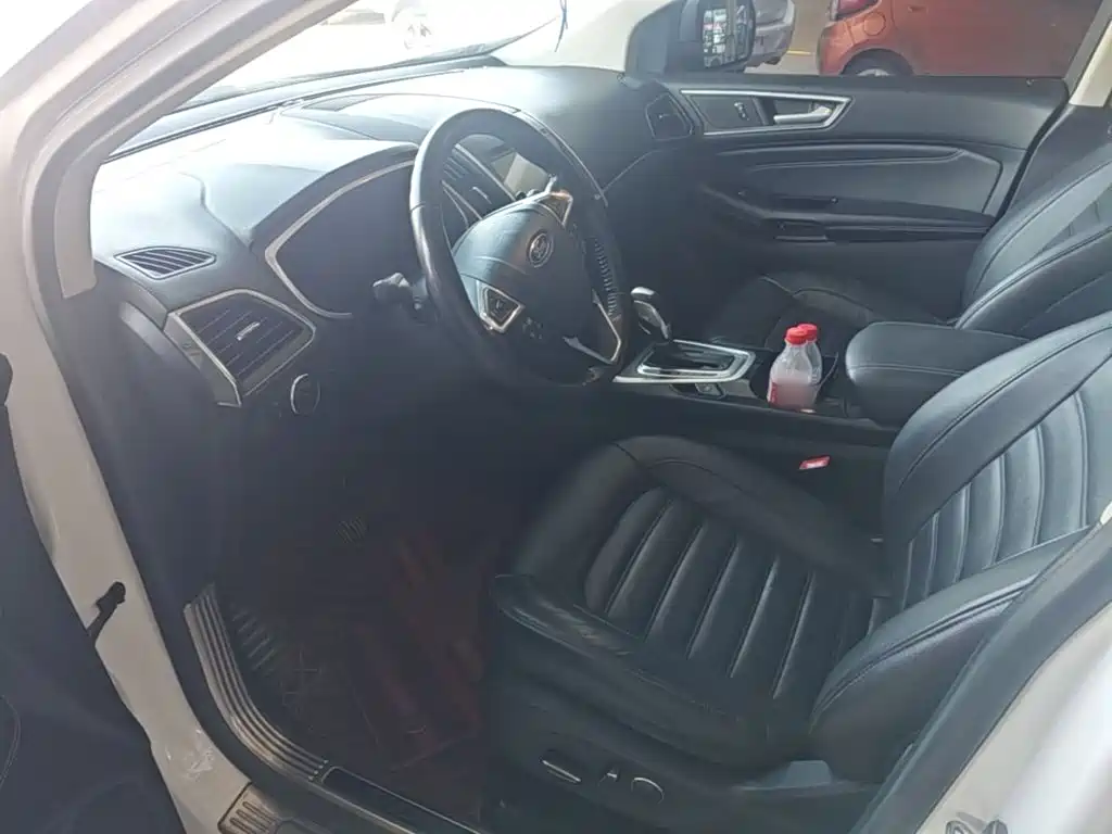 Ford Edge — миниатюра 16
