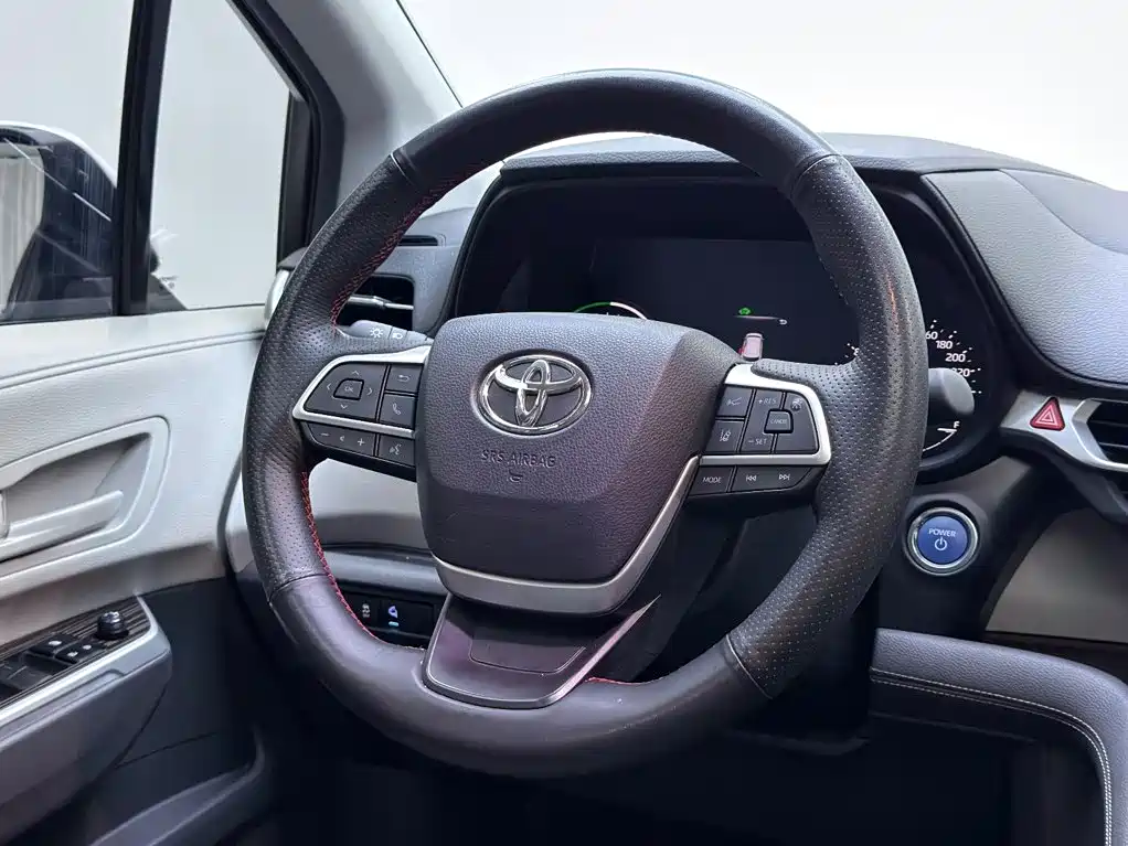 Toyota Granvia — миниатюра 16