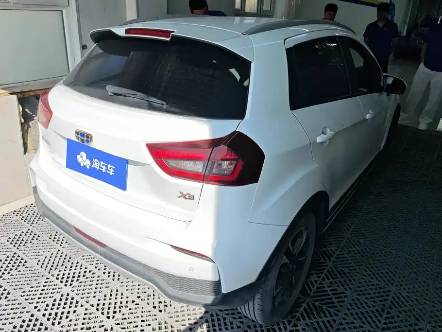 Geely Vision X3 — миниатюра 3