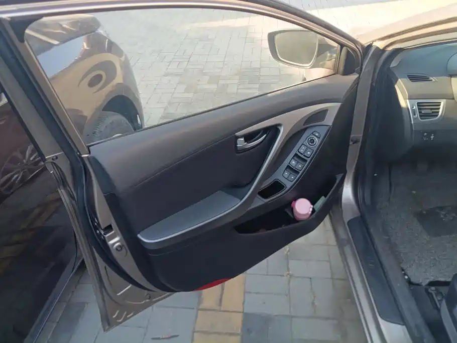 Hyundai Elantra Langdong — миниатюра 7