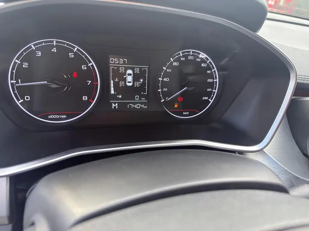 Geely Binyue — миниатюра 9