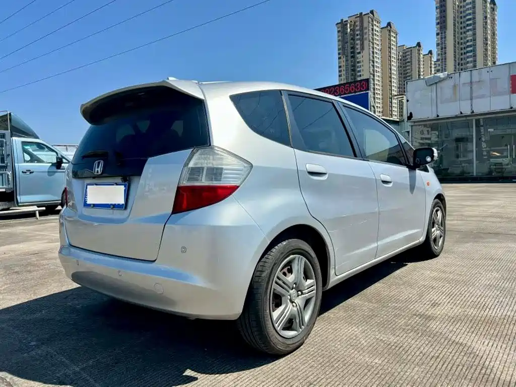 Honda Fit — миниатюра 7