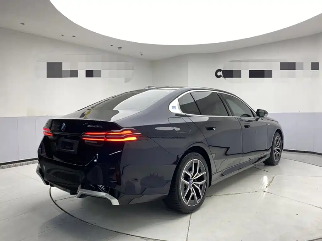 BMW i5 — миниатюра 14