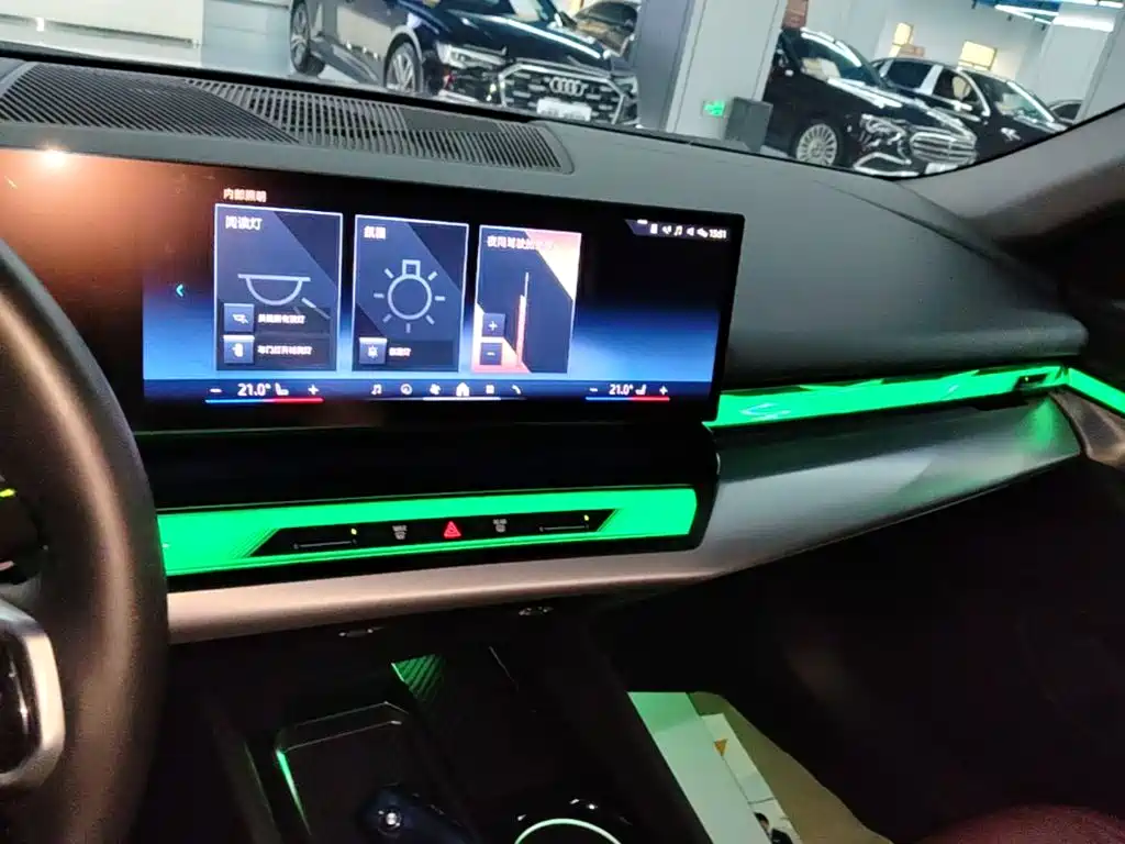 BMW i5 — миниатюра 10