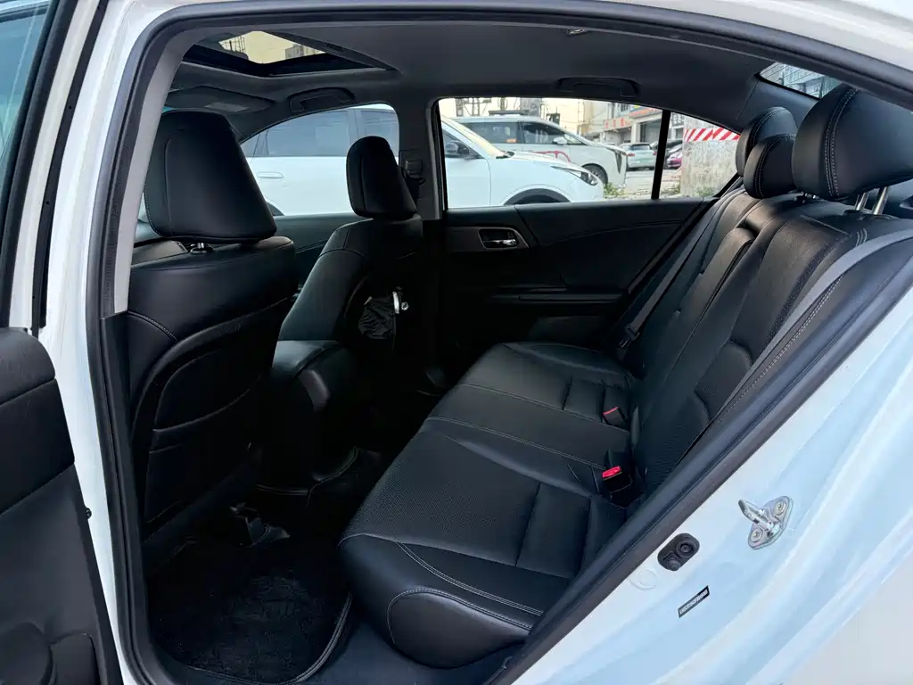 Honda Accord — миниатюра 14
