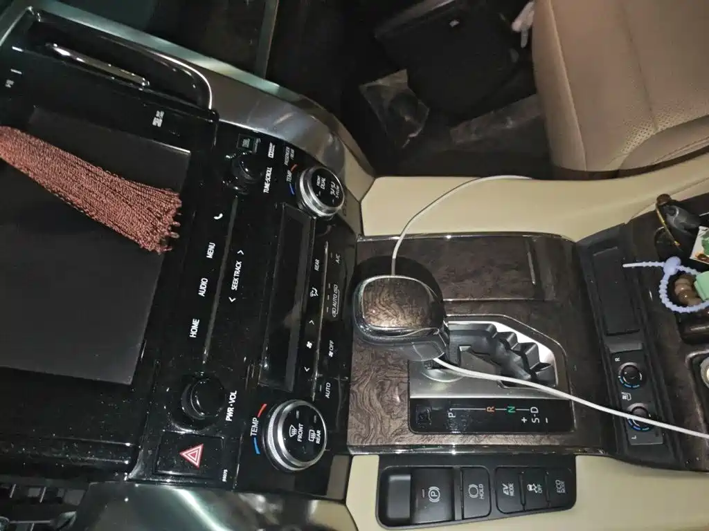 Toyota Vellfire — миниатюра 6