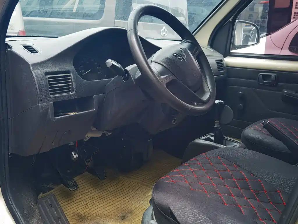 Wuling Rongguang — миниатюра 5