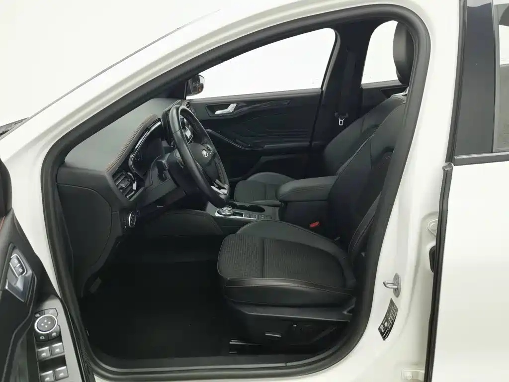 Ford Focus — миниатюра 10