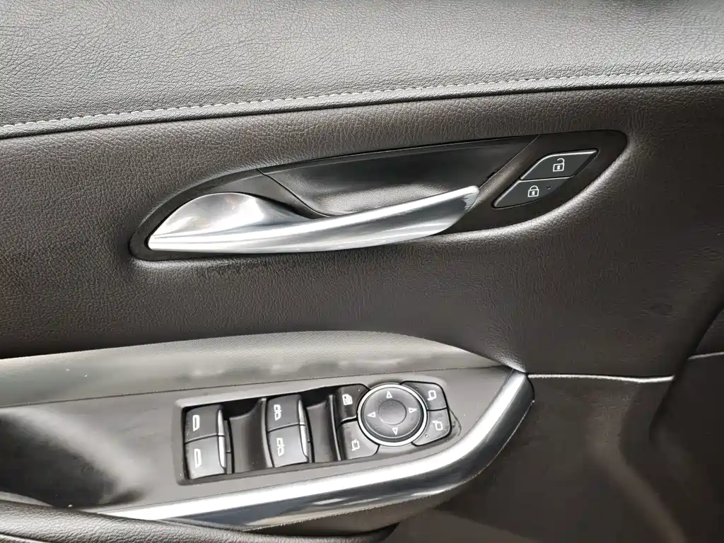 Cadillac XT4 — миниатюра 9