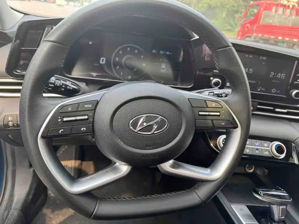 Hyundai Elantra — миниатюра 7