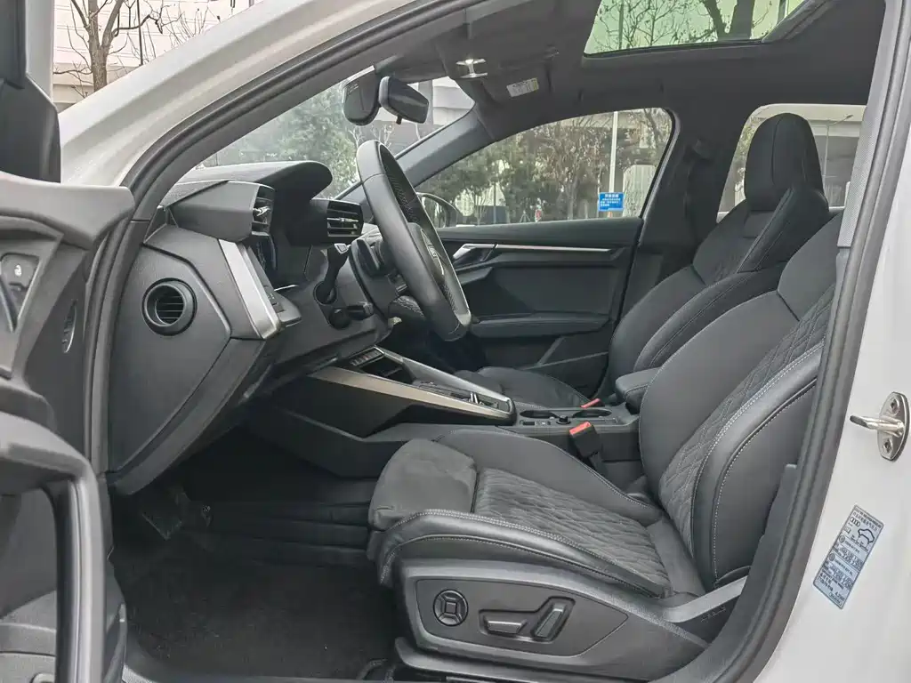 Audi A3 2022 Sportback 35 TFSI Luxury Sport