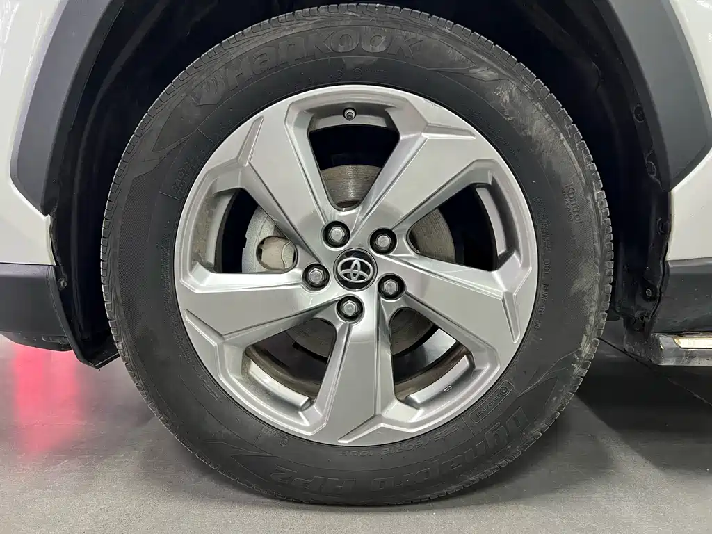 Toyota RAV4 — миниатюра 20