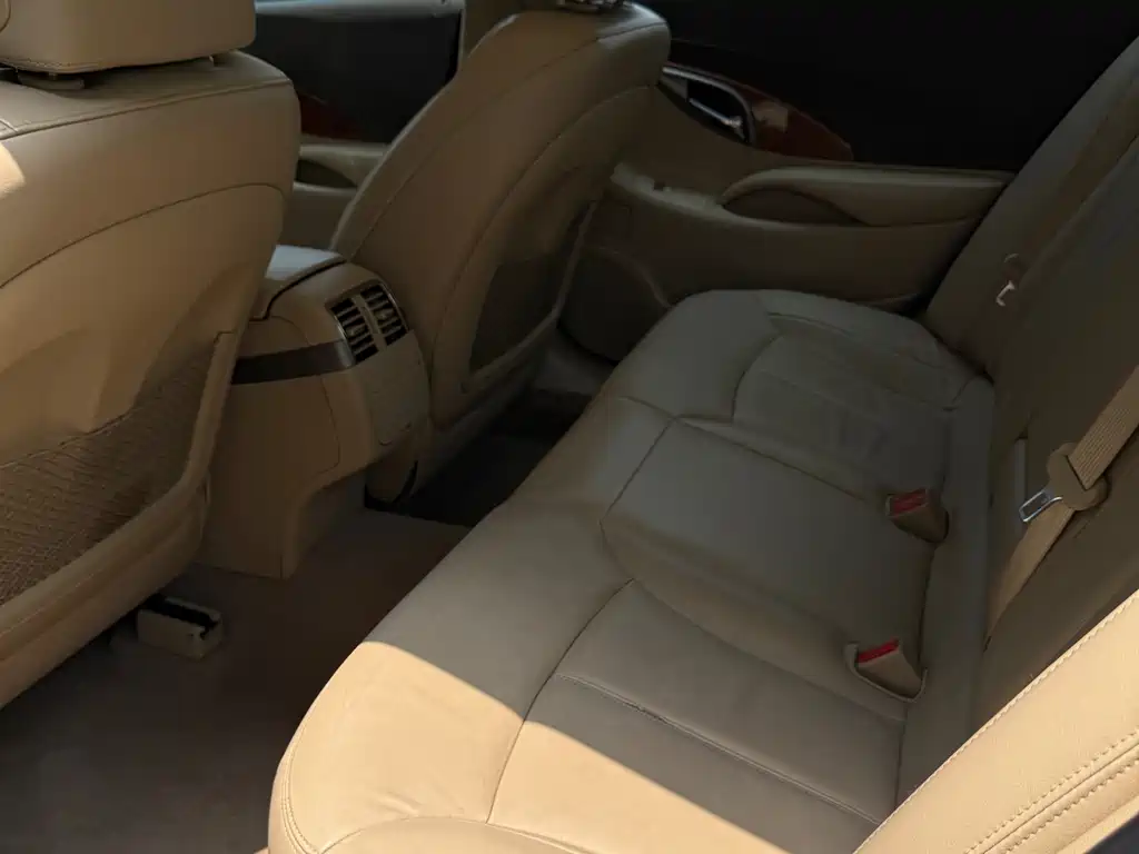 Buick LaCrosse 2012 2.4L SIDI Luxury