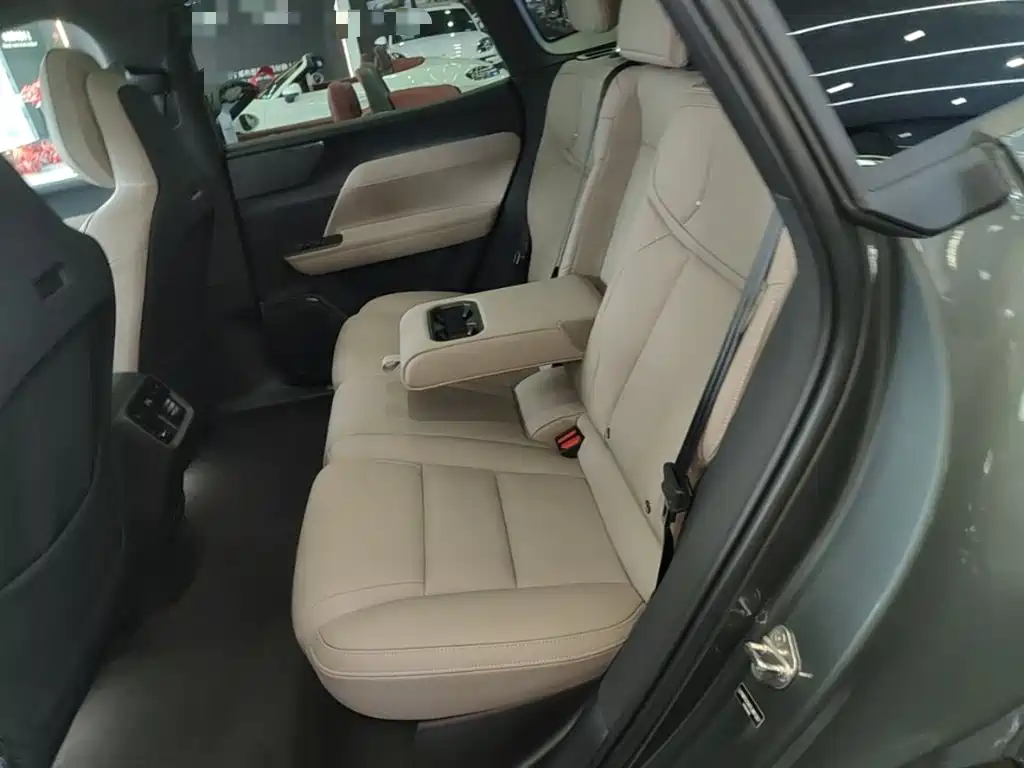 Volvo гибрид Volvo XC70 plug-in — миниатюра 17