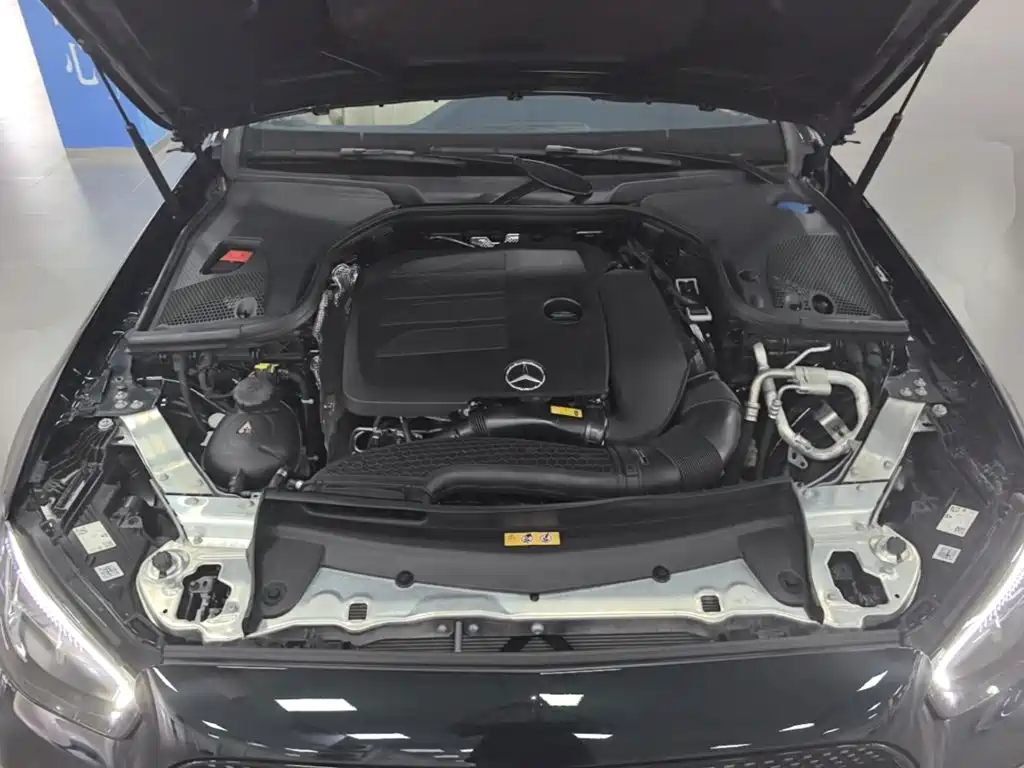 Mercedes-Benz E-Class (Import) — миниатюра 25