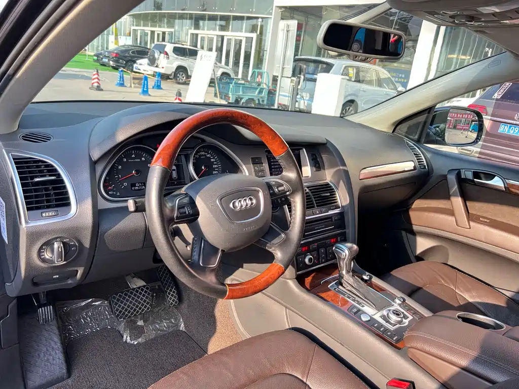 Audi Q7 — миниатюра 5