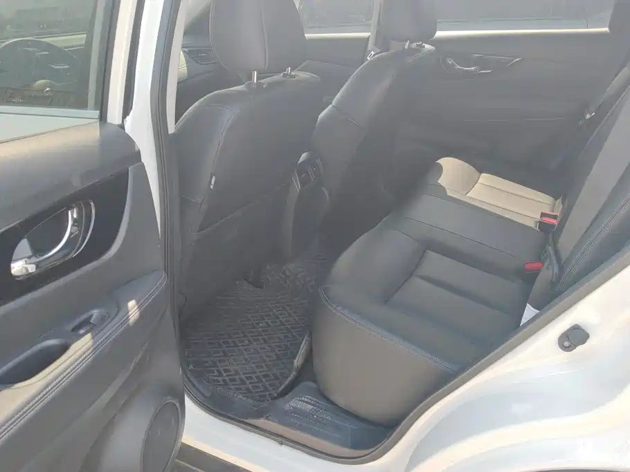 Nissan X-Trail — миниатюра 10