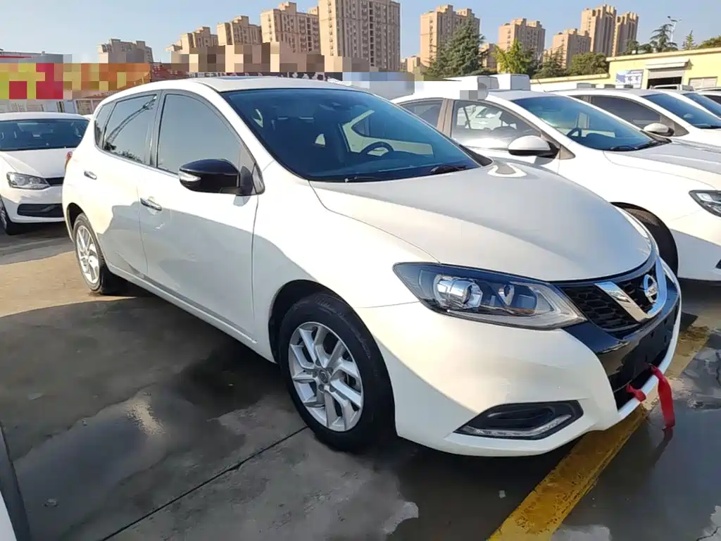 Nissan Tiida — миниатюра 4