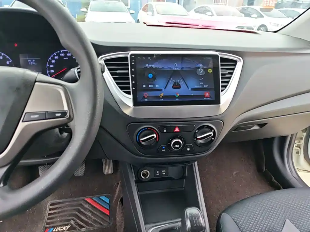 Hyundai Verna — миниатюра 13