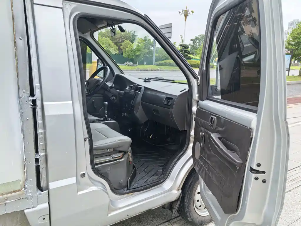 Wuling Rongguang Mini Truck — миниатюра 9