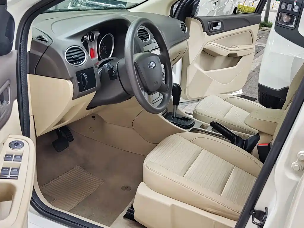 Ford Focus — миниатюра 7