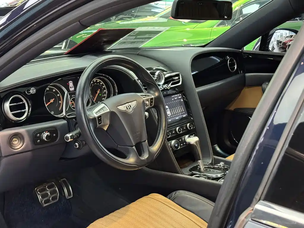 Bentley Flying Spur — миниатюра 7
