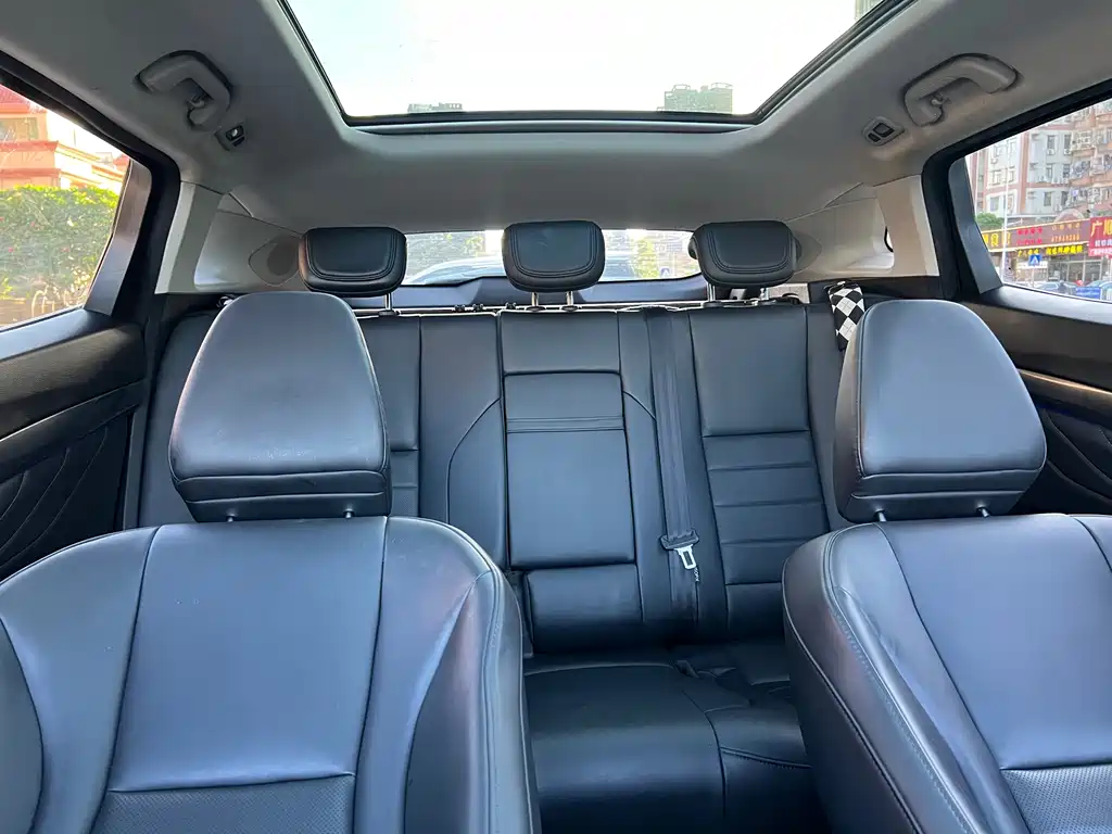 WEI PAI WEI BRAND VV7