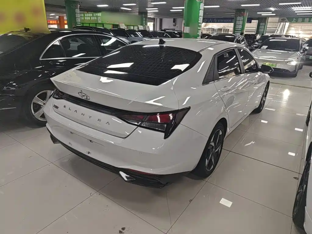 Hyundai Elantra — миниатюра 7