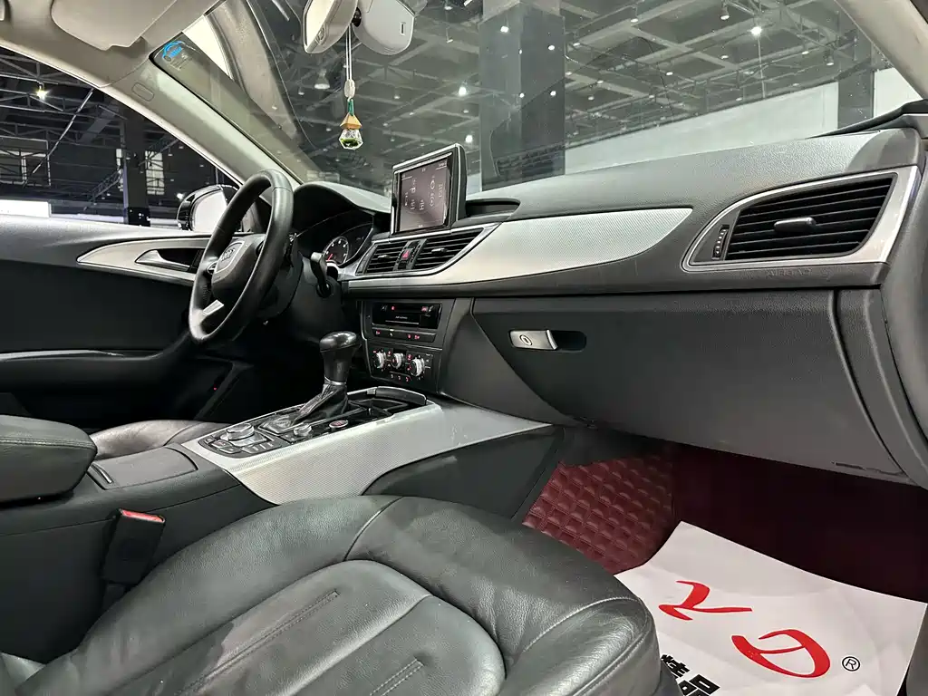 Audi A6L — миниатюра 12